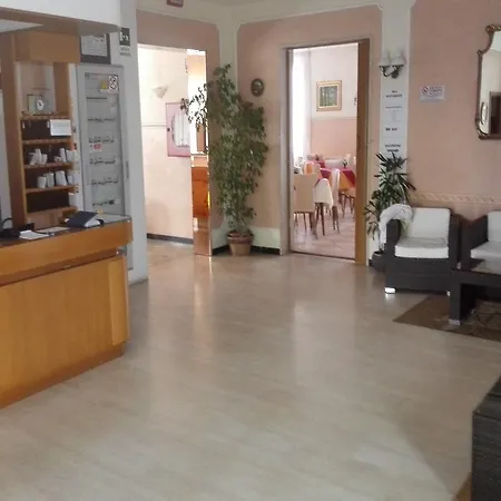 Carol Hotel